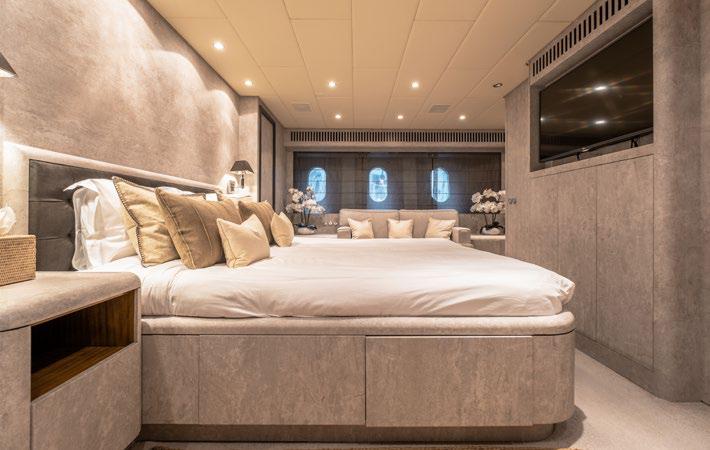 DARK KNIGHT yacht charter Ibiza — photo 12