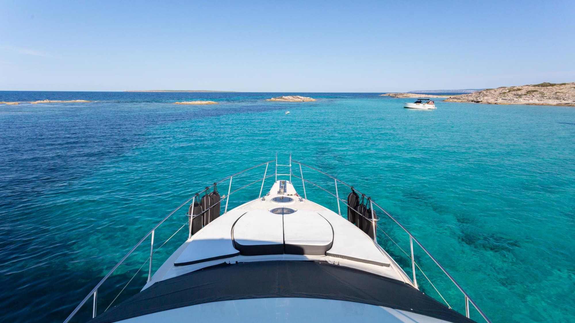 MAJESTIC SKY yacht charter Ibiza — photo 2