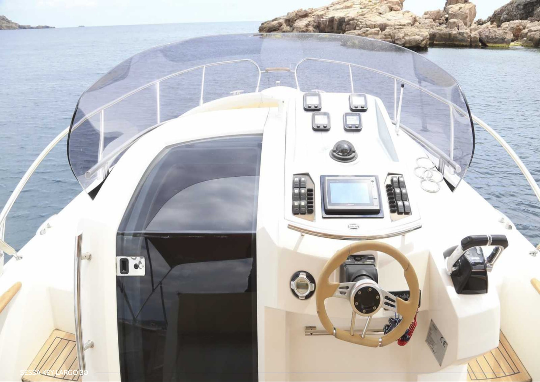 PERMANENT SUNGLASSES yacht charter Ibiza — photo 6