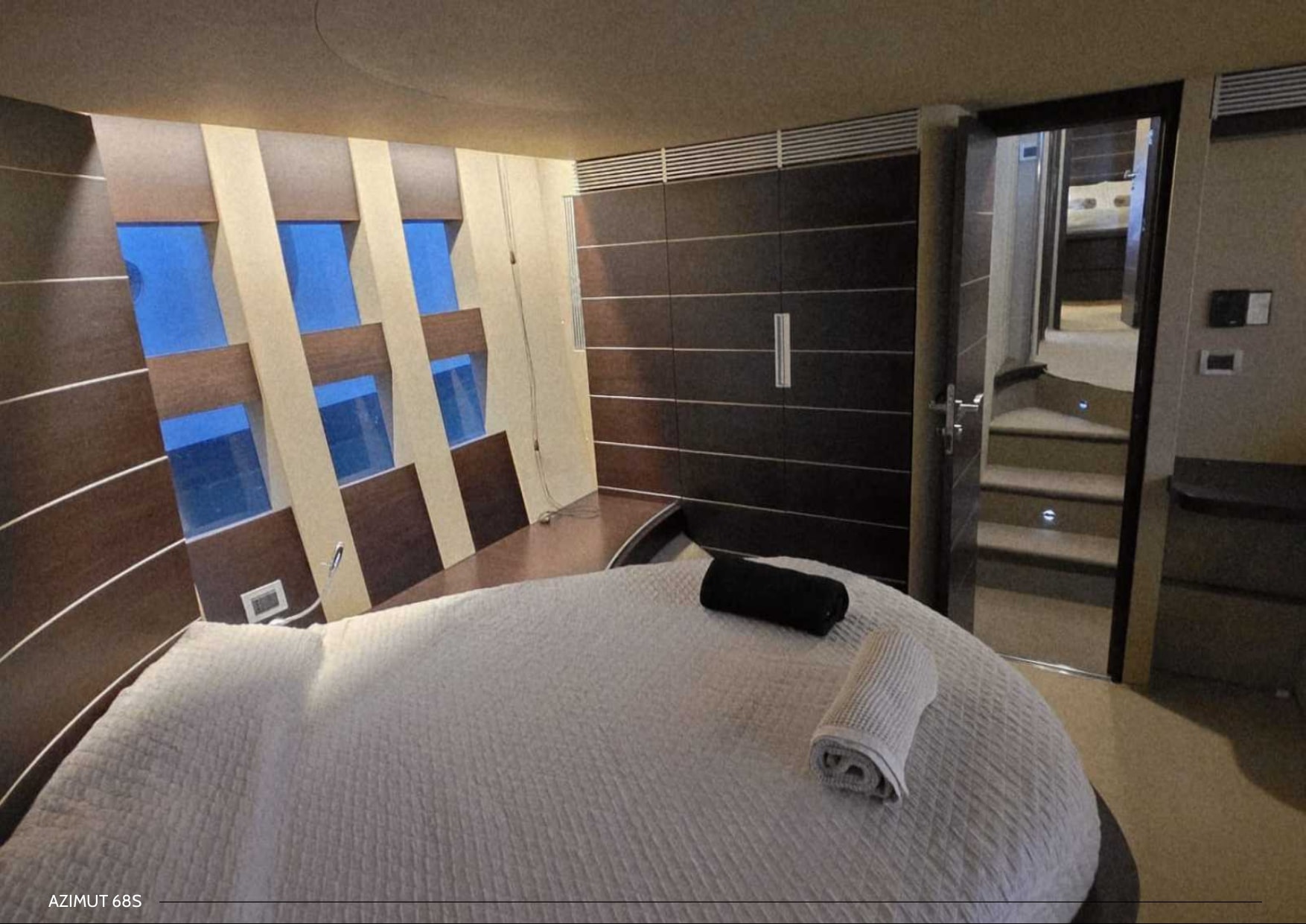 ZIPI ZAPE yacht charter Ibiza — photo 10